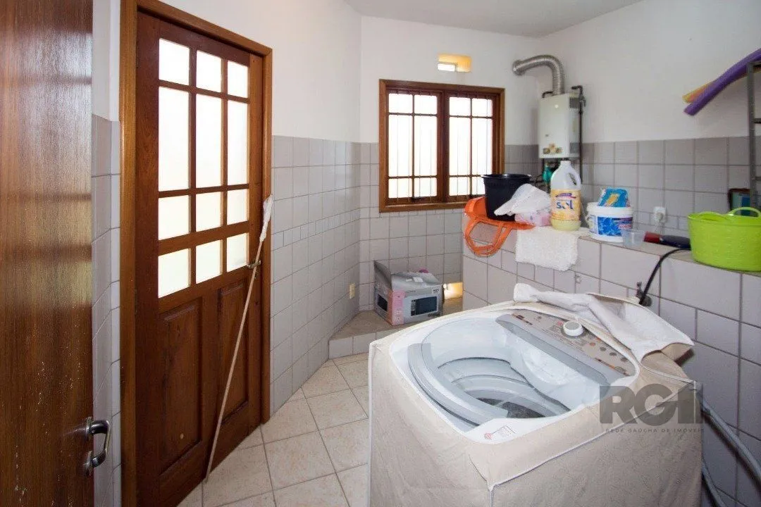 Imagem Sobrado com 6 suites, lareira, lavabo, pátio - Bairro Belém Velho