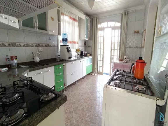 Imagem Casa a venda c/ amplo terreno, 05 quartos c/suíte no Santa Cândida/Boa Vista em Curitiba Pr