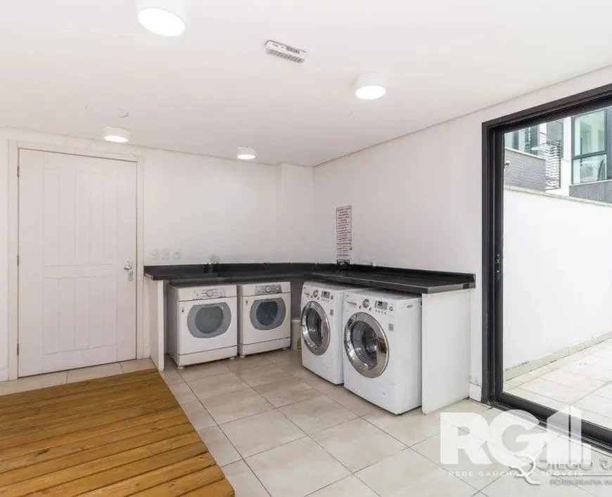 Imagem Apartamento com 1 quarto e 53m² à venda em Menino Deus, Porto Alegre.