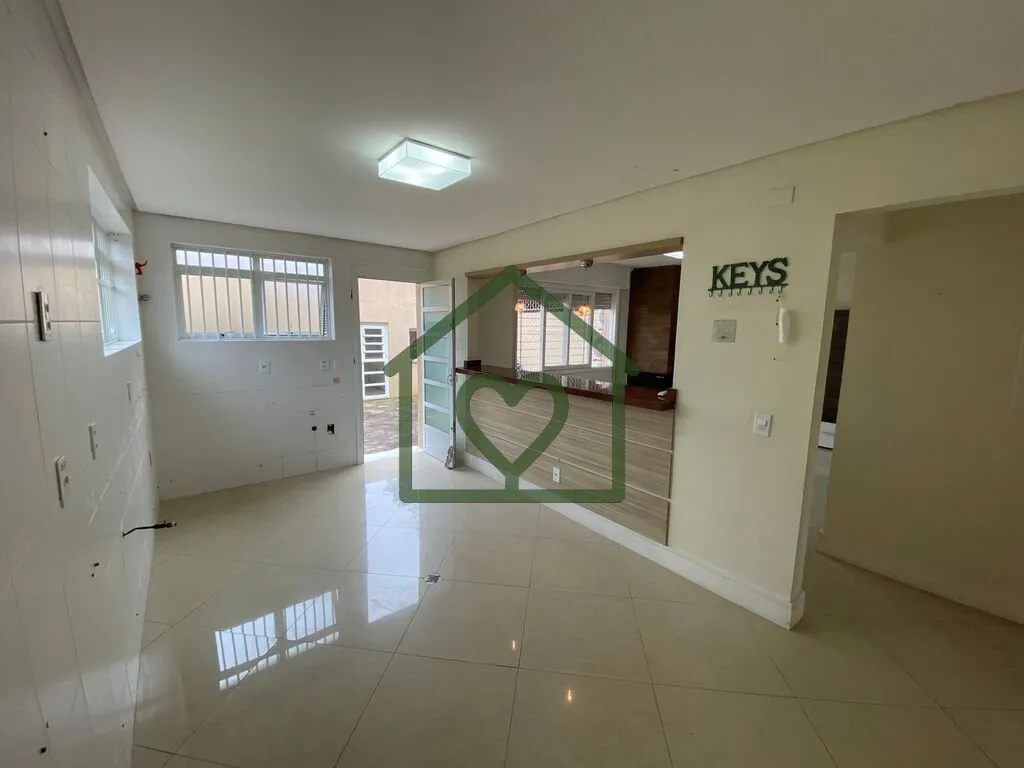Imagem Casa no bairro Chácara das Pedras com 4 dormitórios, sendo duas suítes, escritório, banheiro soc...