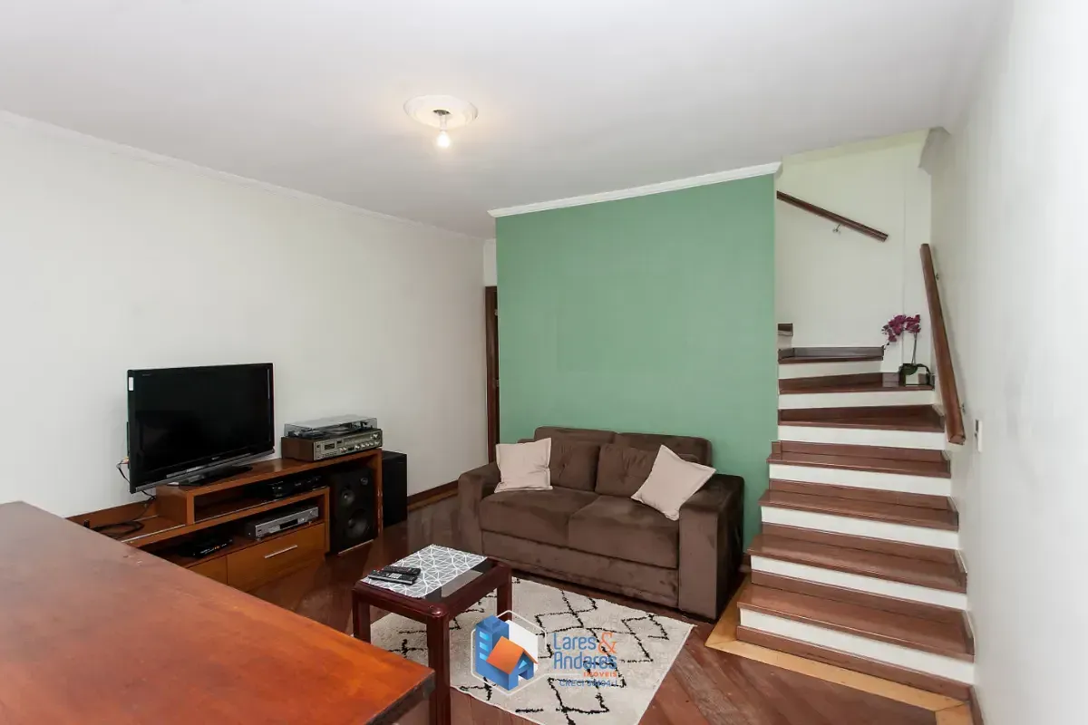 Imagem Sobrado para venda em Vila Palmeiras com 3 quartos, 137m²