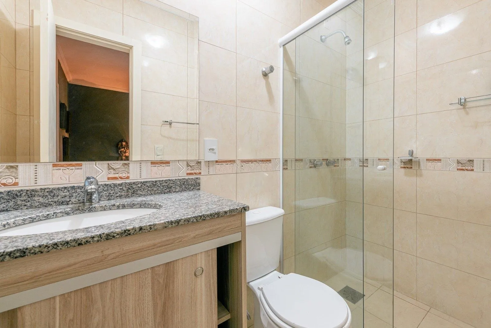 Imagem Casa com 3 dormitórios, suíte, pátio com spa, 3 vagas, Rua do Pampa - Ecoville
