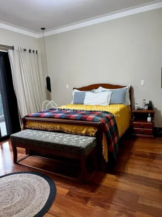 Imagem Casa térrea com 3 quartos (todos suítes, sendo a máster com closet), em terreno de 750 m² e 374 ...