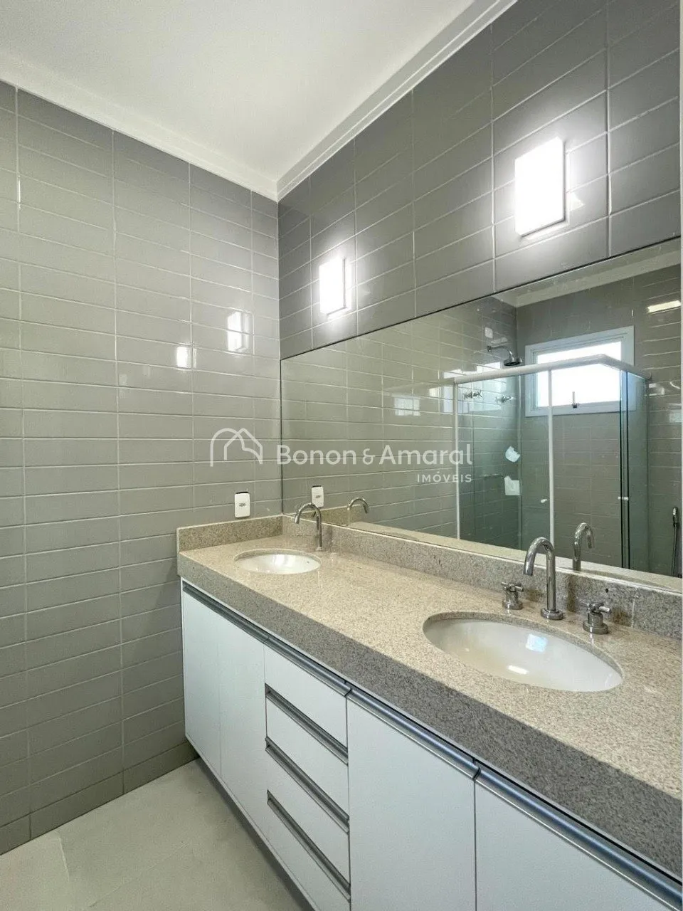 Imagem Casa de Condomínio com 3 Quartos à venda, 173m² - Bairro das Palmeiras