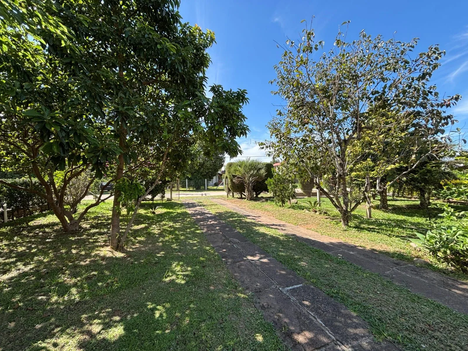 Imagem Uma casa em condomínio fechado em Águas claras. Goufe II