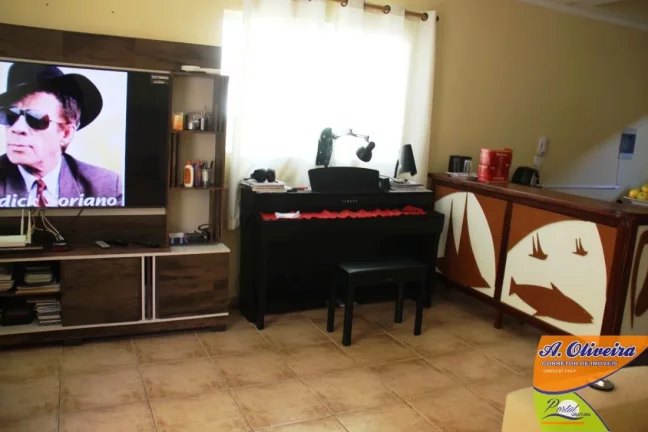 Imagem Oportunidade !!! Prédio 08 Kitnet + 01 Apartamento 02 Dormitorios - 150 metros da Praia Pereque Açu.