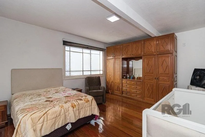Imagem Casa Mista 266m² - 4 dormitórios, 1 suíte, 3 vagas no bairro Parque Santa Fé