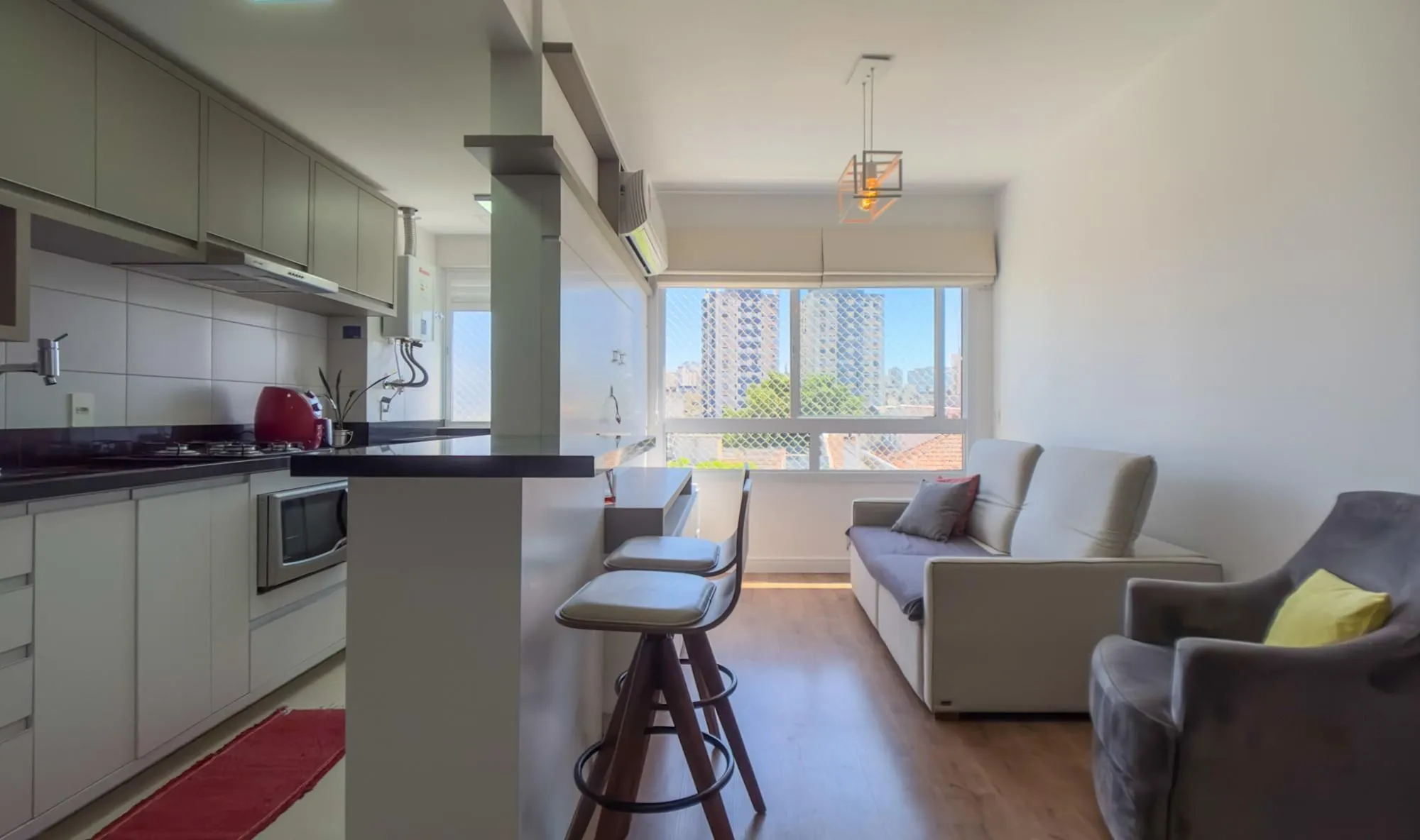 Imagem Excelente apartamento 2 dormitorios semi mobiliado localizado na cidade baixa