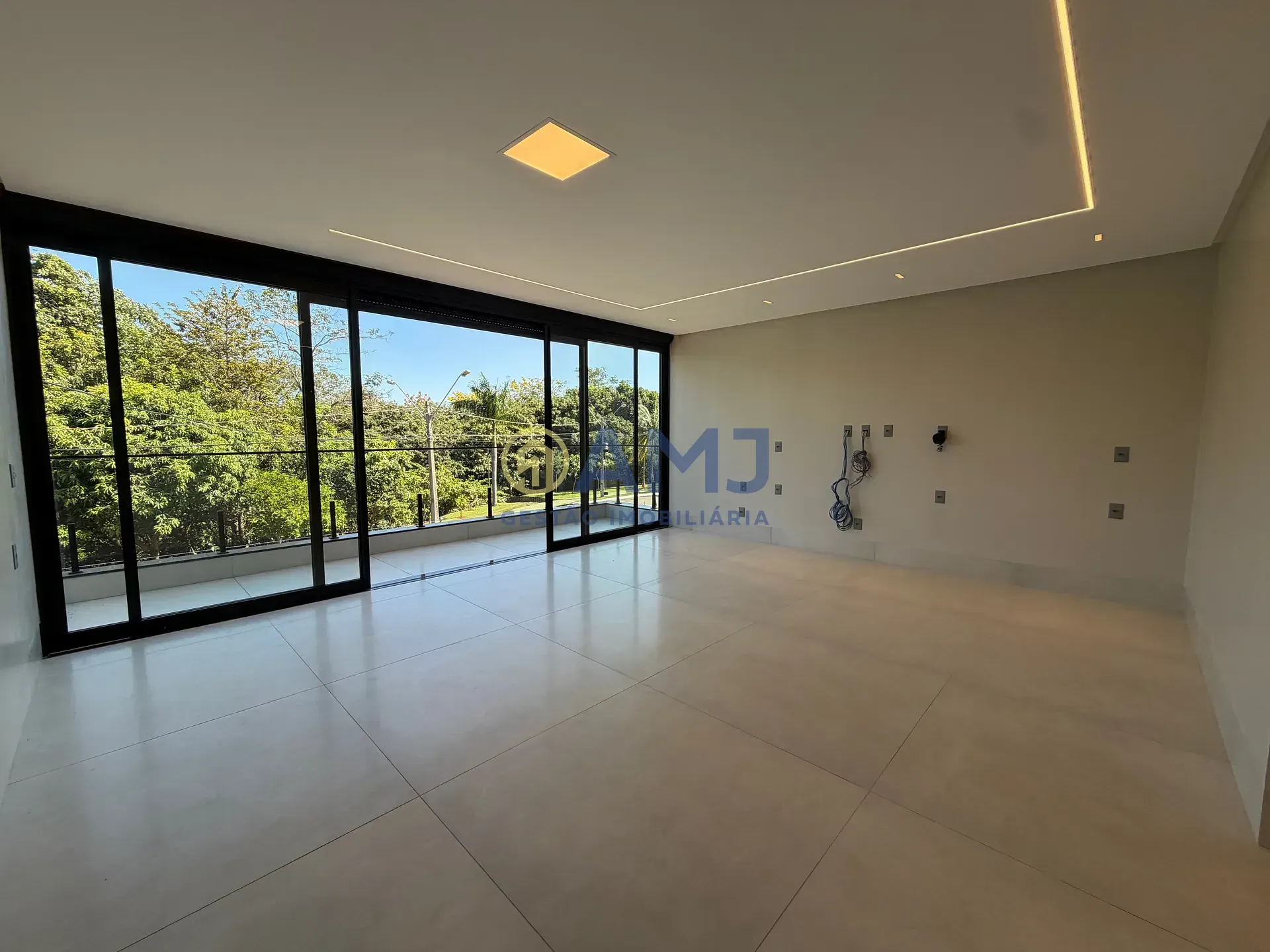 Imagem SOBRADO DE ALTO PADRÃO À VENDA | JARDINS LISBOA - GOIÂNIA - 4 SUÍTES PLENAS