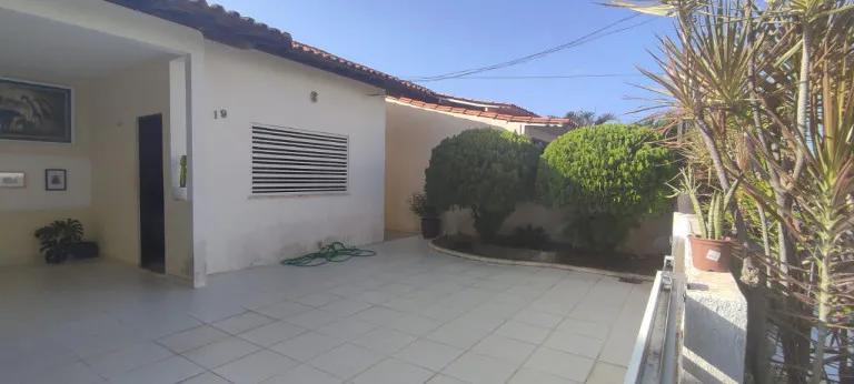 Foto do imóvel Casa de Condomínio com 3 Quartos para Alugar, 1 m² em Turu - São Luís