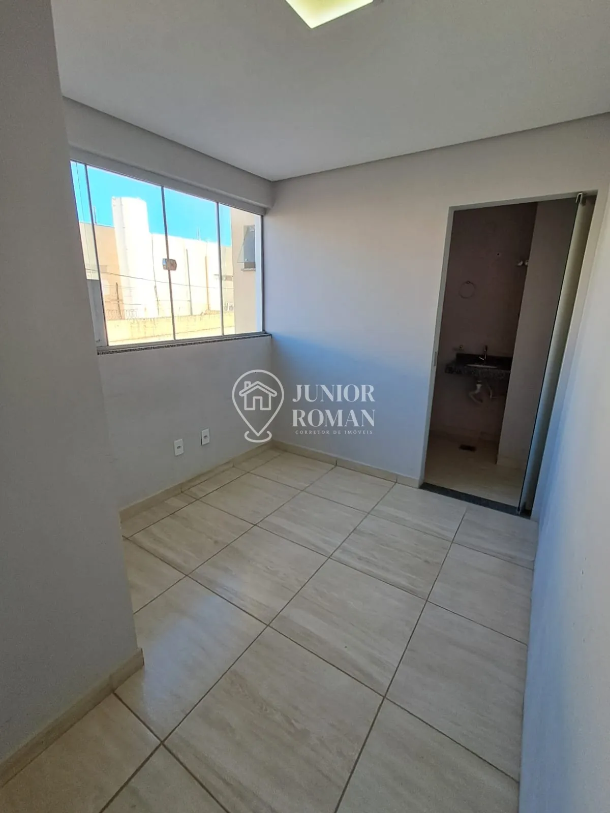 Imagem SALA COMERCIAL NO CENTRO DE BARREIRAS/BA