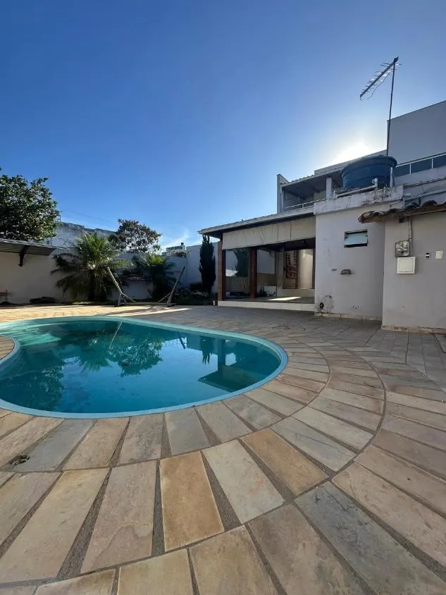 Imagem VENDE-SE EXCELENTE CASA EM ARAÚJOS/MG ( R$ 1.200.000,00 )