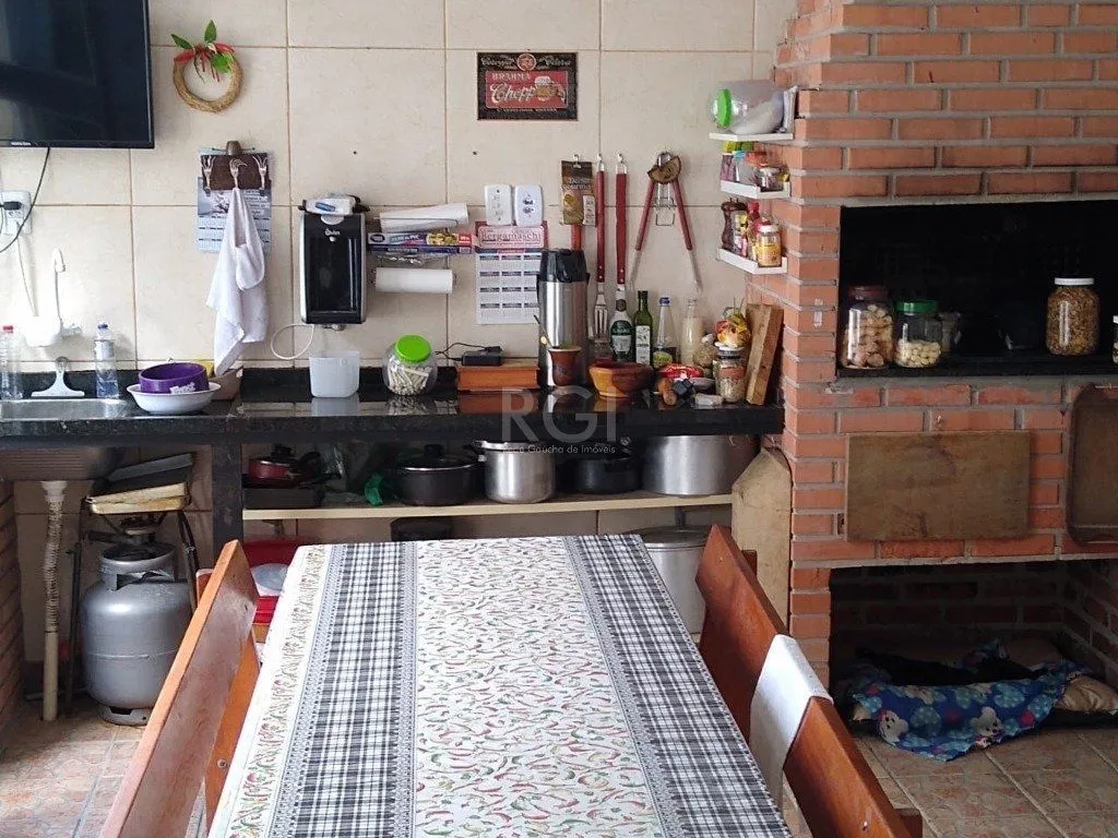 Imagem Casa para Venda - 240m², 3 dormitórios, 3 vagas - Teresópolis