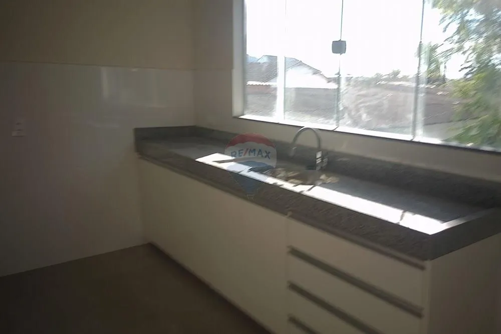 Imagem Casa com 3 quartos para alugar em Pedra de Guaratiba