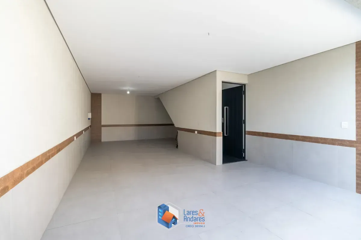 Imagem Sobrado para venda em Parque São Domingos com 3 quartos, sendo 3 suítes, 208m²