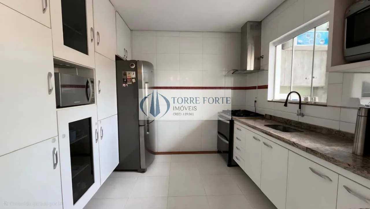 Imagem Lindo sobrado com 134 m², 3 dormitórios, 1 suíte com closet + Ar e piscina