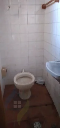 Imagem Casa de 2 dormitórios, 2 banheiros, 2 vagas, com 189m² em Taboão, São Bernardo do Campo