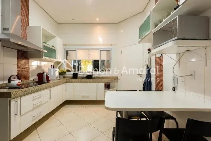 Imagem Casa com 5 Quartos à Venda no Mansões Santo Antônio