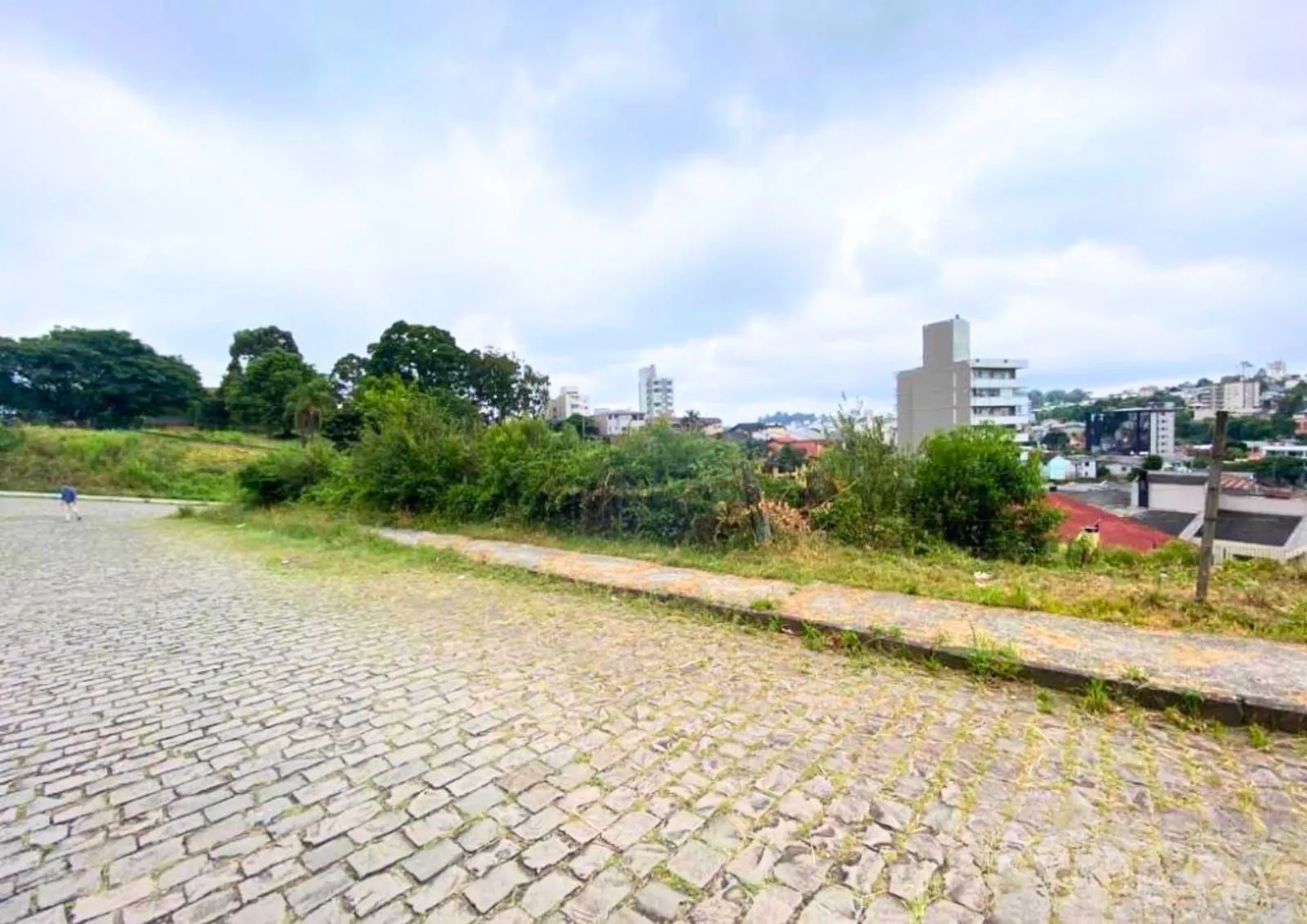 Imagem Terreno à venda em Caxias do Sul, Sanvitto, 502m2