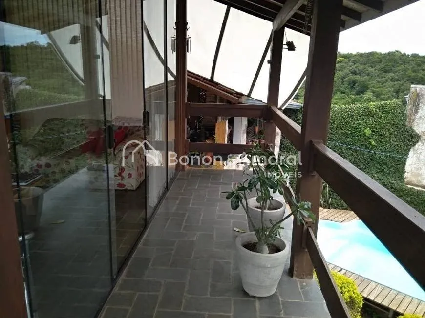 Imagem Casa de Condomínio com 3 Quartos e 4 banheiros à Venda, 270 m² por R$ 1.100.000