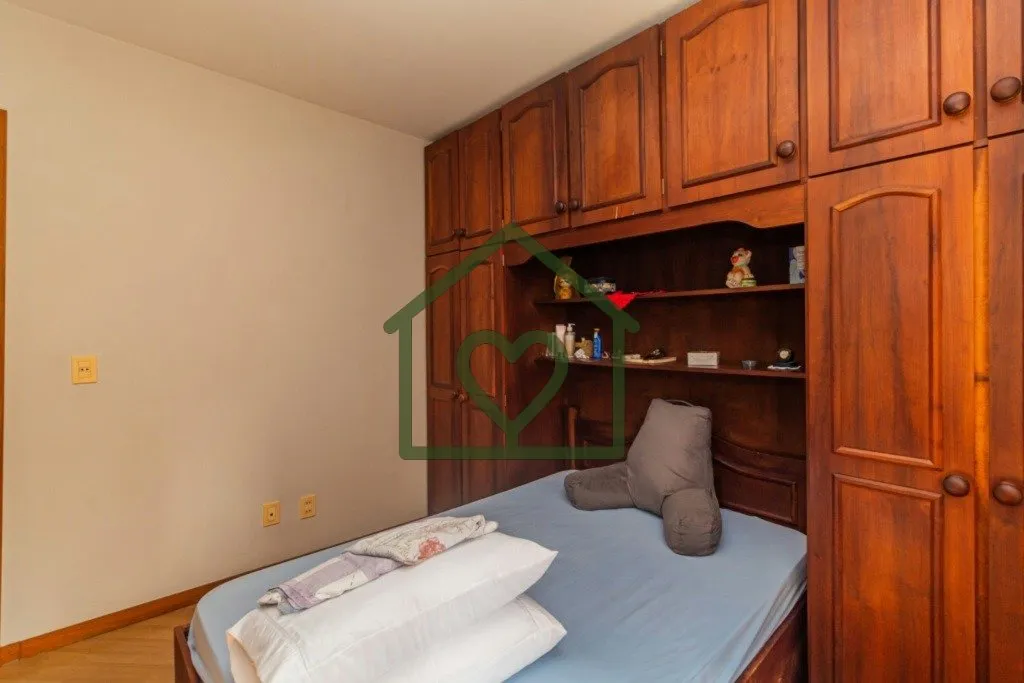 Imagem Excelente Apartamento com 2 dormitórios um deles com suíte, amplo living com dois ambientes com sa...
