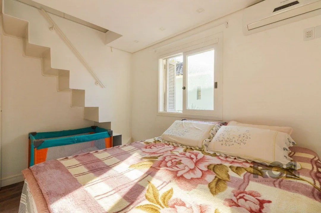 Imagem Casa em condomínio, 3 quartos, 1 suite, lareira, churrasqueira, 1 vaga - Bairro Tristeza