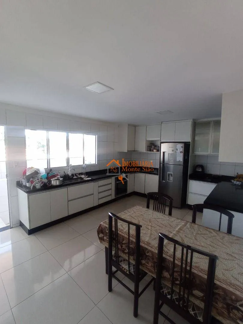 Imagem Sobrado com 5 dormitórios à venda, 200 m² por R$ 650.000,00 - Parque Flamengo - Guarulhos/SP