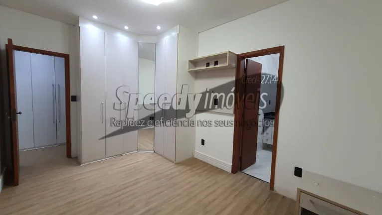 Imagem Casa em Santos á venda com 3 dormitórios.