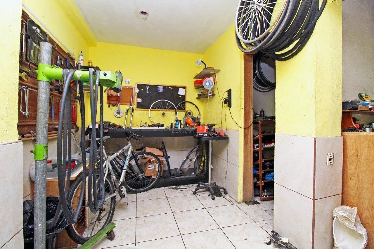 Imagem Casa para Venda - 85m², 2 dormitórios, 1 vaga - Cidade Baixa