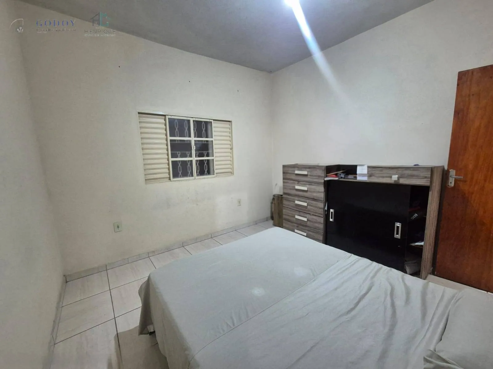 Imagem Casa com 2 Dormitórios e Garagem para 2 Carros