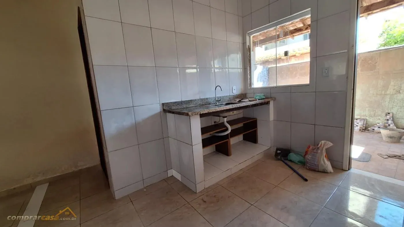 Imagem Casa em Condomínio para Locação em Cabo Frio / RJ no bairro Peró