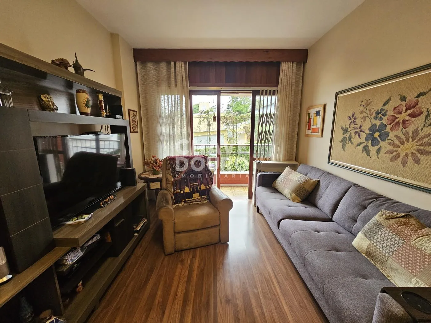 Imagem Apartamento de 3 quartos e varanda perto da Feirinha do Alto!