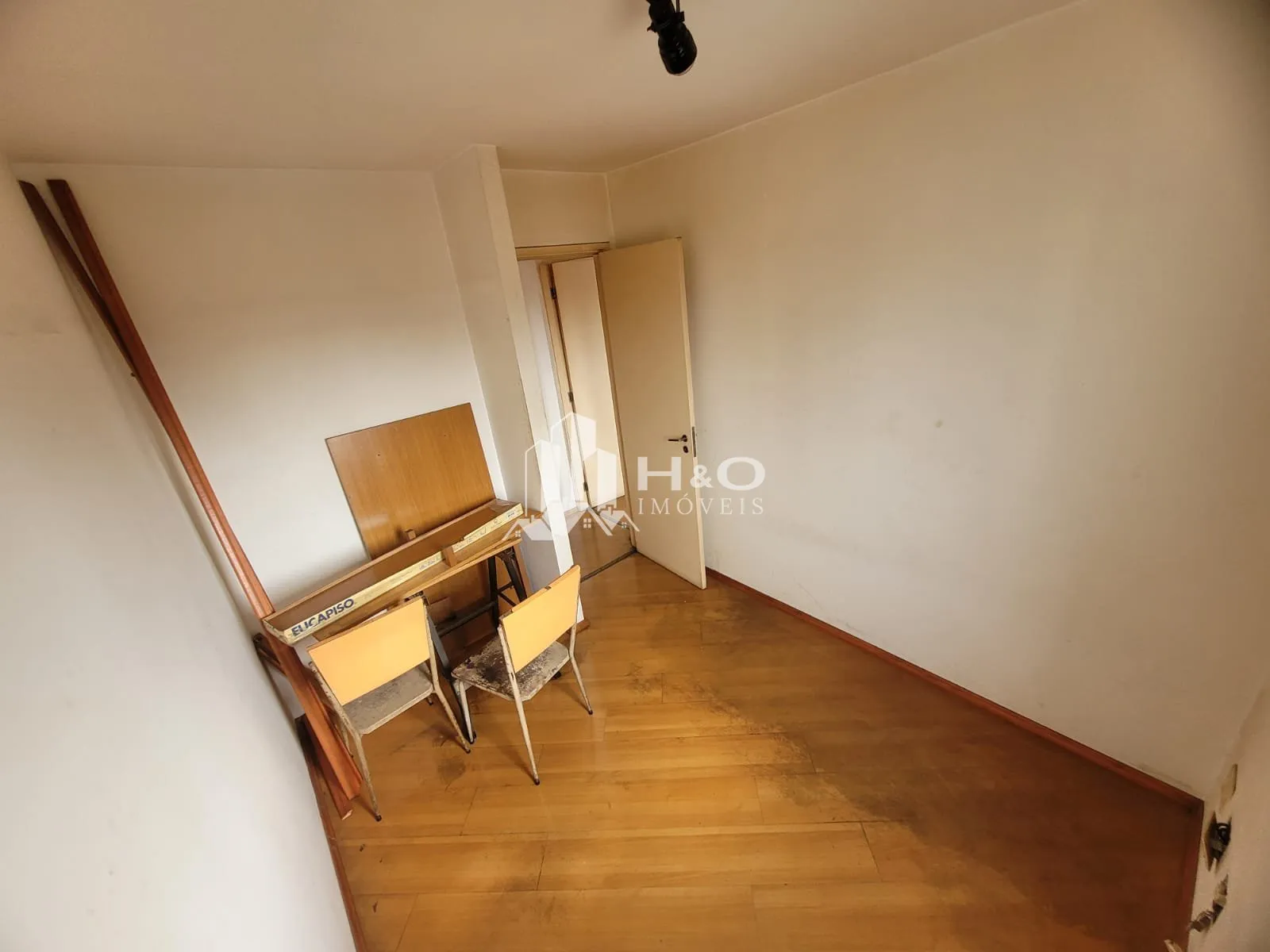 Imagem Apartamento à venda no bairro da Penha - 2 dormitórios (1 suíte), sacada e 2 vagas