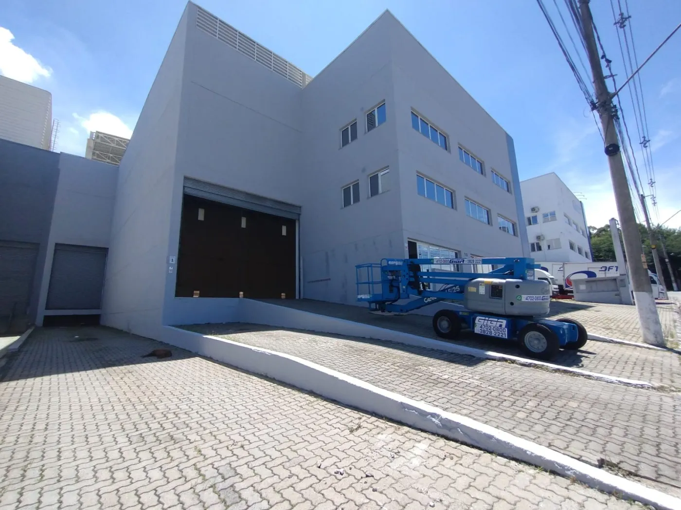 Imagem Prédio Comercial para Locação em Cotia / SP no bairro Jardim Helena Maria