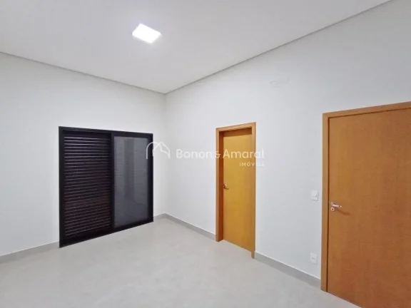 Imagem Casa térrea de esquina disponível no Condomínio Residencial Mont Alcino, em Valinhos. 

Esta exce...