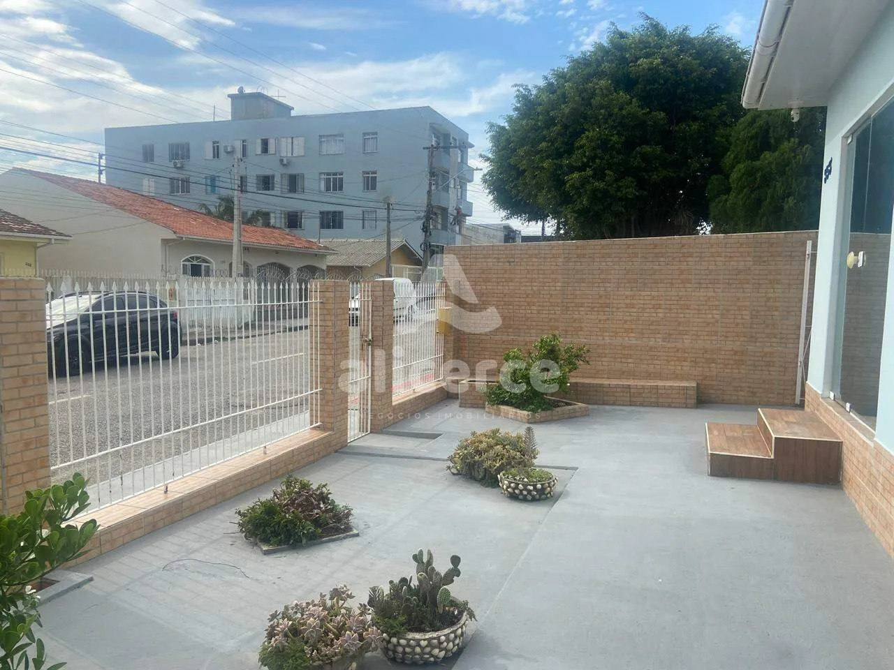 Imagem Excelente oportunidade Casa com terreno com 432 m² e 02 Salas comerciais - Florianópolis!
