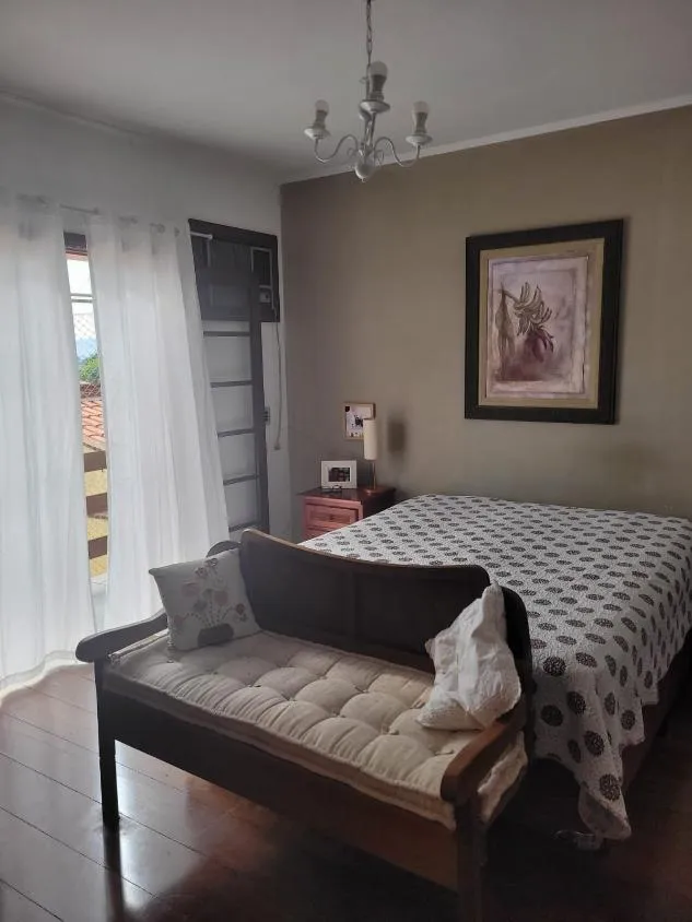 Imagem Encantadora Casa Térrea no Charmoso Bairro Nova Suíça em Valinhos