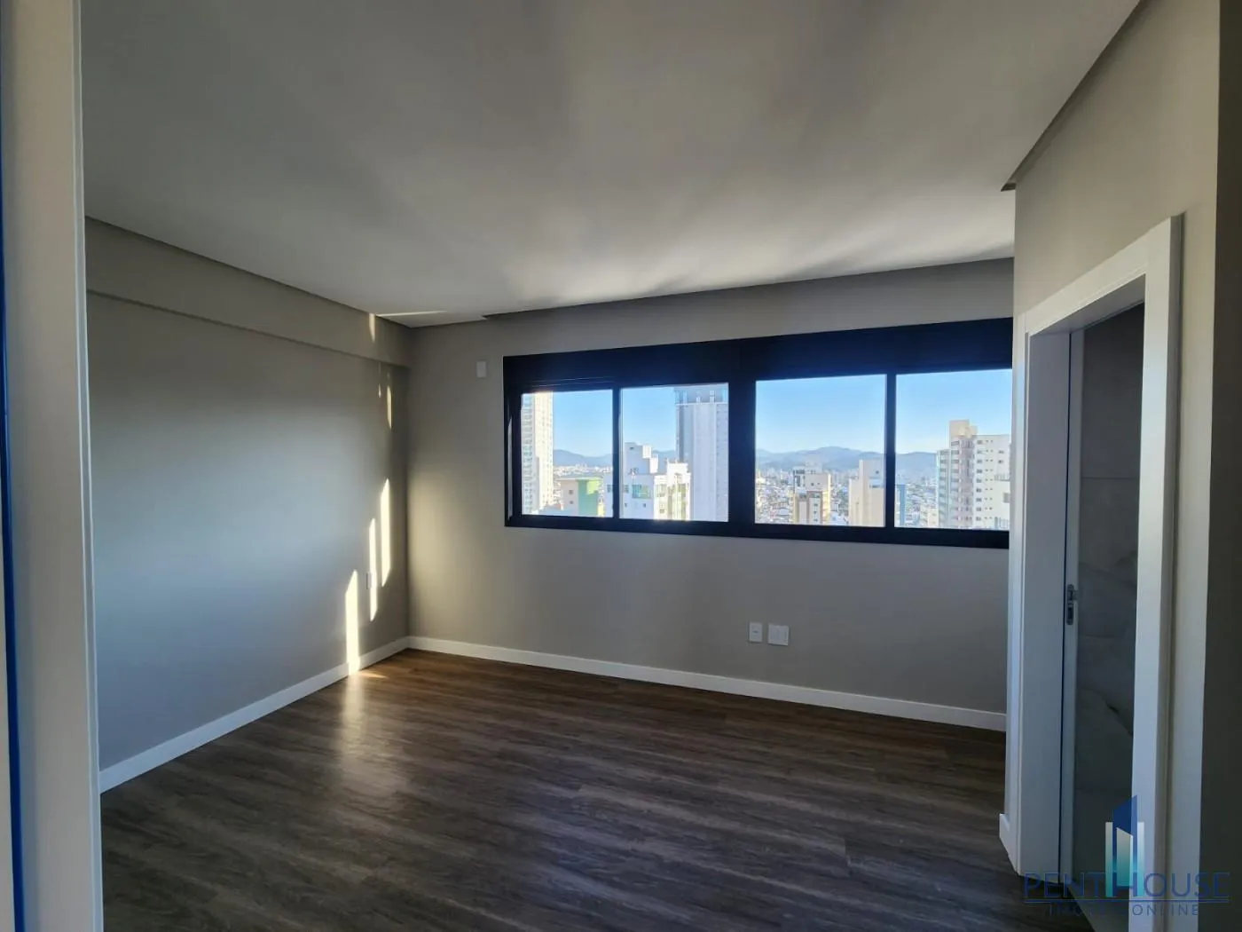 Imagem Cobertura Duplex para Venda em Balneário Camboriú, CENTRO, 3 dormitórios, 3 suítes, 4 banheiros, 3 vagas