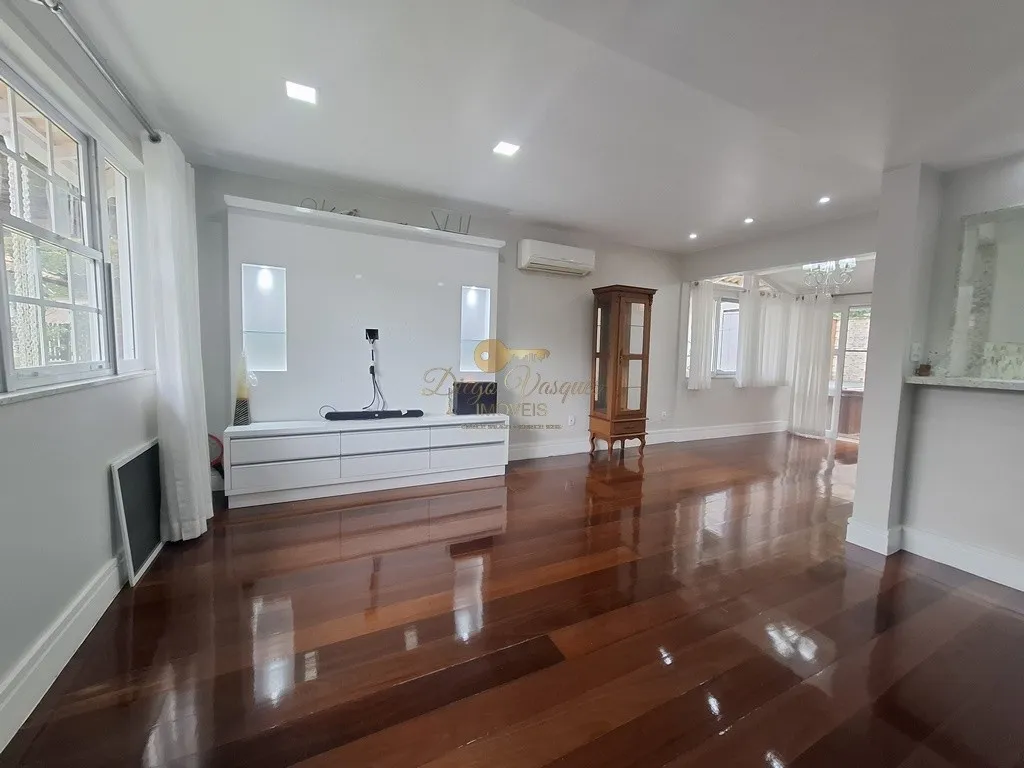 Imagem Casa em Condomínio para Venda em Teresópolis / RJ no bairro Green Valley