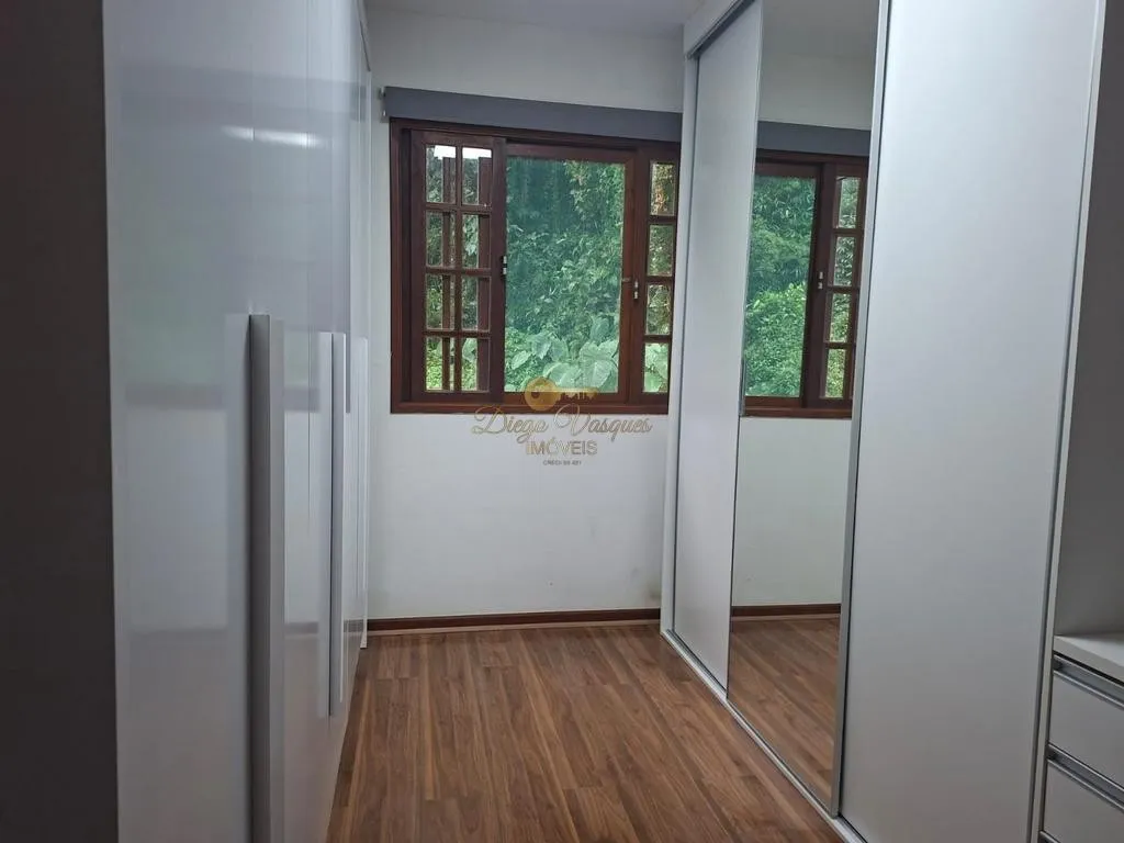 Imagem Casa em Condomínio para Venda em Teresópolis / RJ no bairro Cascata dos Amores
