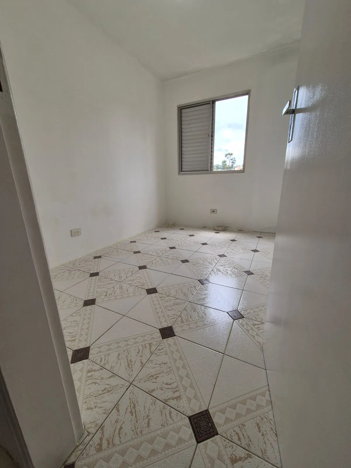 Imagem VENDO AMPLO APARTAMENTO DE 02 DORMITÓRIOS NO BAIRRO JARDIM ORLY!