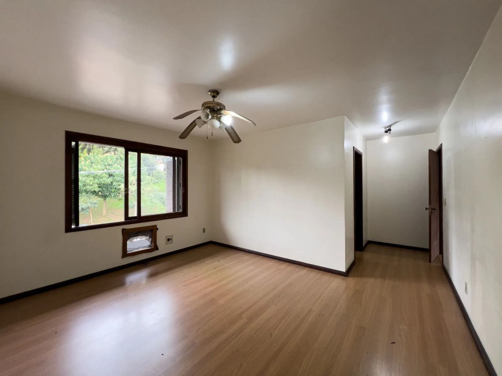Imagem Casa à venda em Porto Alegre, Passo D'Areia, com 4 quartos, 600m2