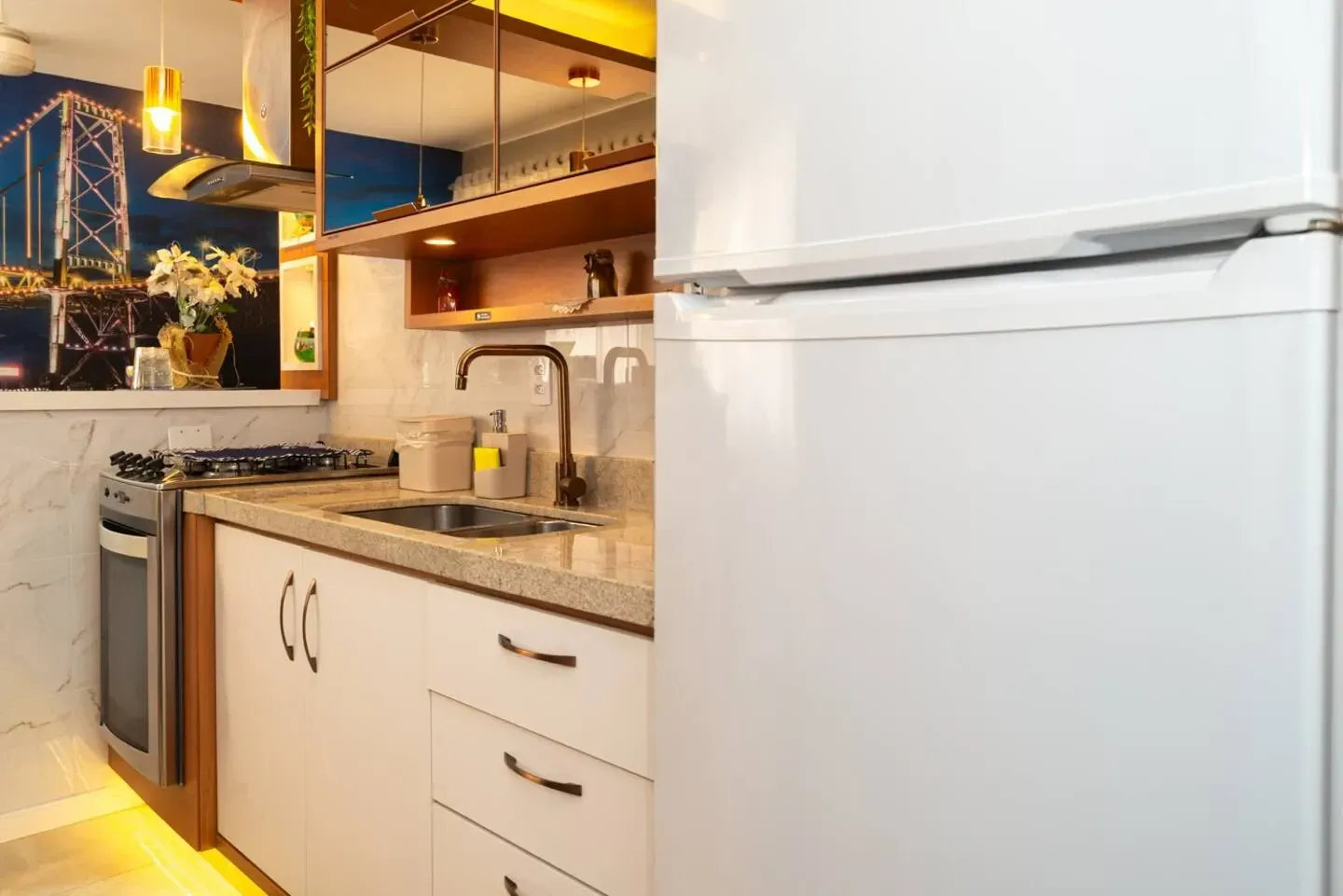 Imagem Apartamento com 1 Quarto à Venda ou Locação, 57 metros em Centro - Florianópolis