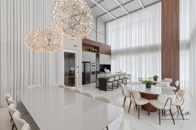 Imagem Apartamento 4 ou + dormitórios para Venda em Balneário Camboriú / SC no bairro Pioneiros