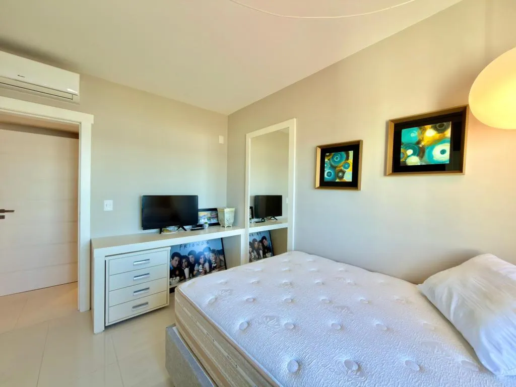 Imagem Apartamento 4Dormitórios dependência - Bairro Navegantes