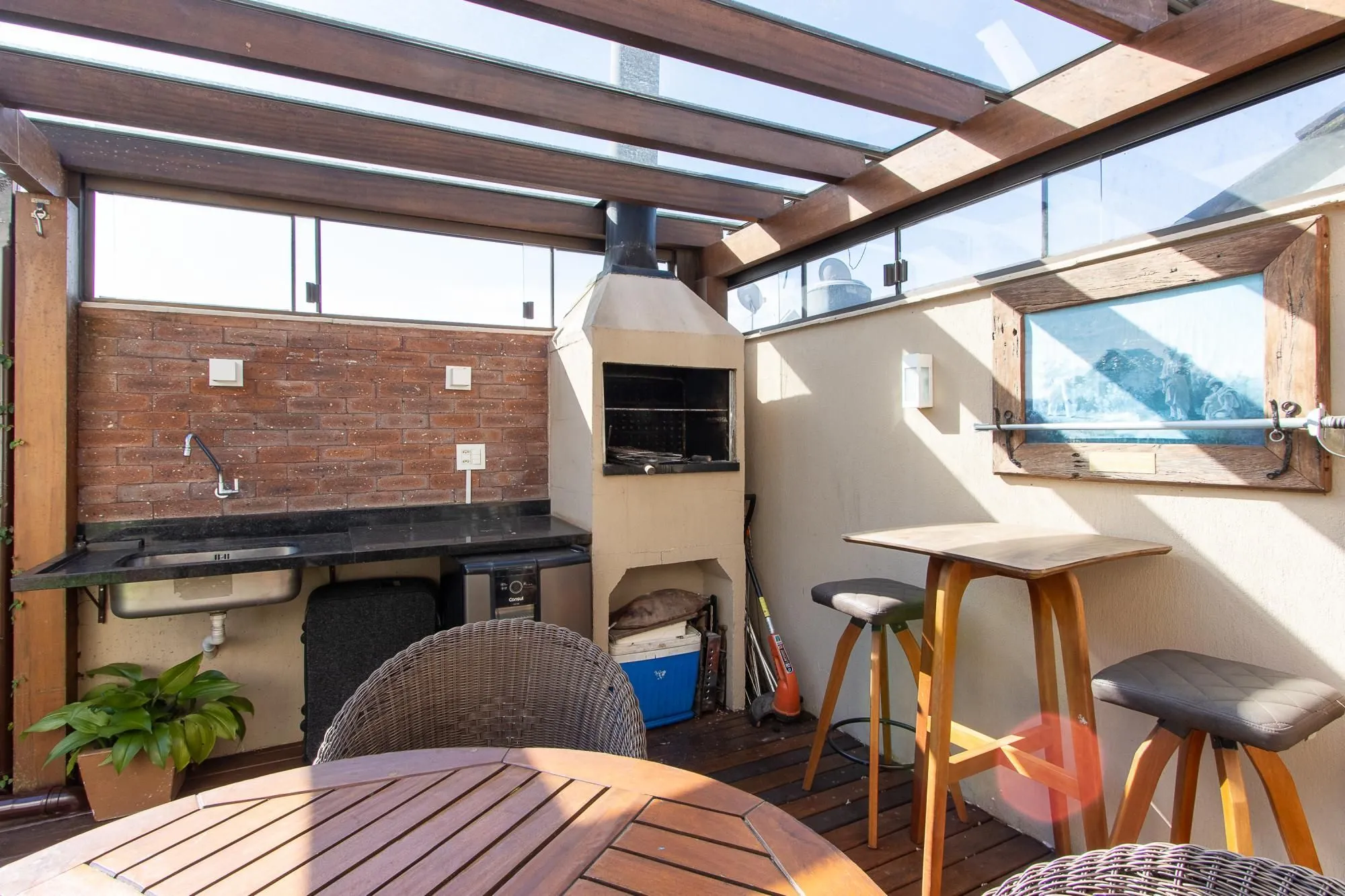 Imagem Casa condomínio | 3 dormitórios | 1 Suíte | 240,82 Privativos | 2 Vagas | Bairro Teresópolis