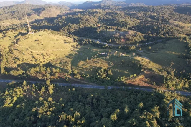 Imagem Chácara com 02 casas bem localizada, apenas 70km de Curitiba em Campina Grande do Sul PR