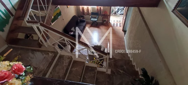 Imagem Casa à Venda 4 Quartos 2 Suítes 180m² - Centro SJC