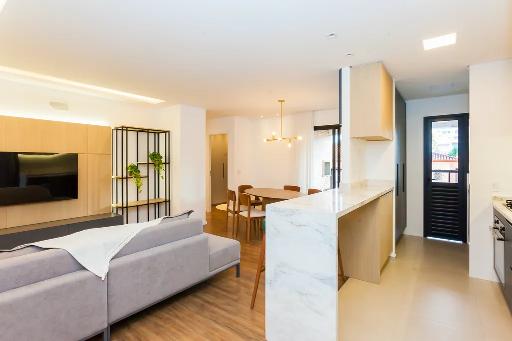 Imagem Imóvel à venda em Curitiba-PR: Apartamento de 2 quartos com suíte, 2 banheiros e garagem no Bacacheri!