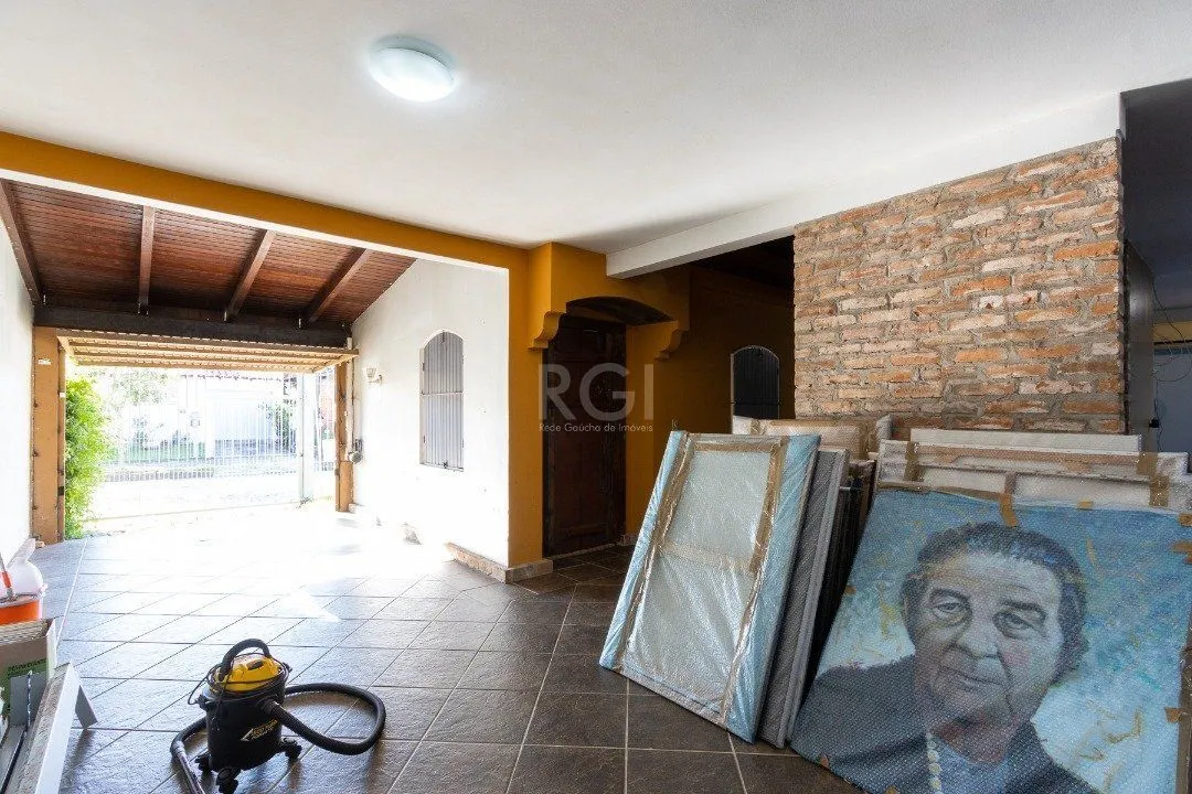 Imagem Casa para Venda - 244m², 3 dormitórios, sendo 1 suites, 2 vagas - Guarujá